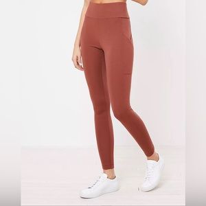 Women’s Size L LOFT Lou & Grey Ponte Side pocket leggings